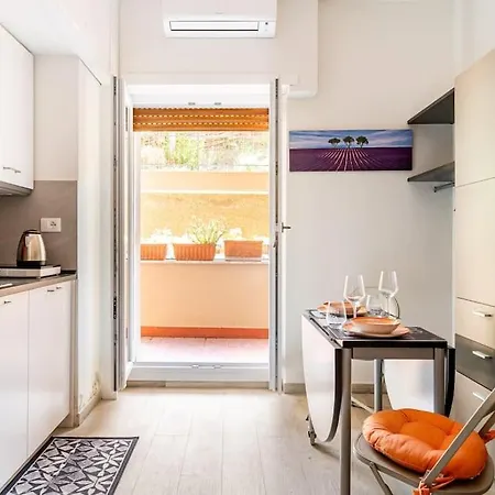 Vatican Tiny House By Gialel 아파트 *